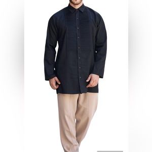 Zeroyaa men’s Tuxedo pleated shirt‎ sizeS black with gold buttons new with tags